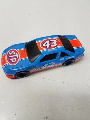 Road Champs NASCAR 1992 Richard Petty STP #43 Pontiac Grand Prix coche 1:43 usado Foto 1 de 4