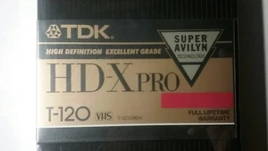 TDK HD-X PRO ALTA DEFINICIÓN~ Excelente grado T-120 VHS~ ESTUCHE RÍGIDO ~ De colección 1988 - Imagen 1 de 4