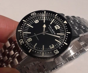 HELSON HAMMERHEAD 40 AUTOMATIC BLACK DIAL, 300M DIVER, NEW - Picture 1 of 16