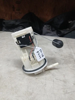 Yamaha FZ09 FZ-09 2014-2017 OEM BOMBA DE COMBUSTIBLE UNIDAD TRANSMISORA DE GASOLINA 1RC-13907-00 Foto 1 de 4