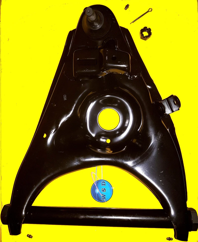  Lower Control Arm complete 1975 1978 GMC C25 PICKUP  R/H 14026582R - Image 1 of 3