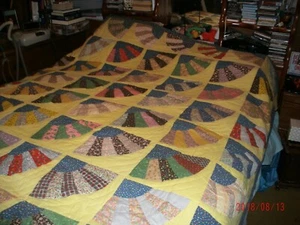 Unique Hand Stitched and Hand Quilted Grandmothers Fan Quilt - Family Heirloom - Picture 1 of 11
