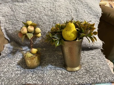 Topiario de árbol pequeño de pera y melocotón en macetas compuestas decoración de mesa Foto 1 de 4