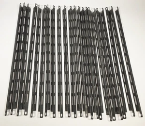 (QUANTITÉ 32) Barre de laçage de câble horizontale Middle Atlantic Products LBP-1A et LBP-2A - Photo 1/6