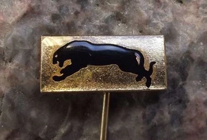 Jaguar Leaping Cat Panther Luxury Automobile Firm Car Maker Pin Badge - Picture 1 of 4