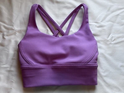 Sujetador Lululemon Rib Purple Energy soporte medio acolchado talla 2 Foto 1 de 4