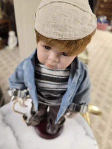 Duck house hddom red headed Johan boy doll 509/5000 With hat and sling shot - Picture 1 of 6