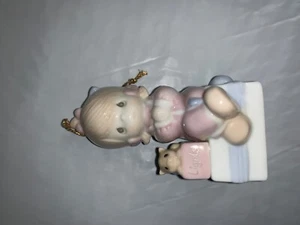 PRECIOUS MOMENTS MUSICAL GIRL ON PRESENT OMU-GRL 340308G W/BOX  - Picture 1 of 4