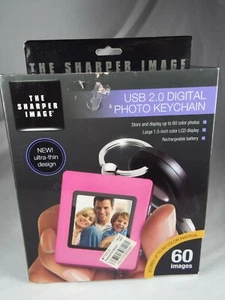 The Sharper Image Photo Keychain, 60 fotos a color, pantalla LCD de 1,5 pulgadas, recarga - Imagen 1 de 3