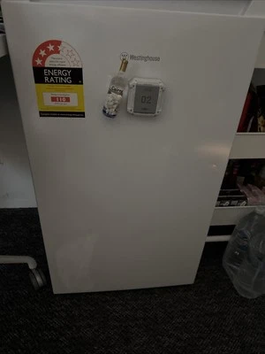 westinghouse fridge   - image 1 of 2