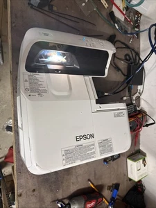 Epson PowerLite 680  XGA Ultra Short Throw Projector With 2435hrs *FULLY TESTED* - Picture 1 of 5