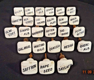 26 perillas de cajón de porcelana para gabinete médico boticario farmacia antiguas etiquetadas Foto 1 de 4