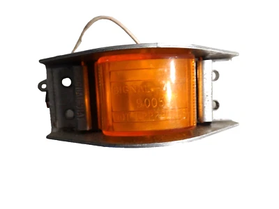 Signal Stat 1100 Amber Lens Marker Light-Flush Mount  NEW - Image 1 of 3
