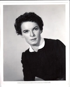 MERCEDES MCCAMBRIDGE/foto publicitaria y foto sincera/ambos de "Johnny Guitar" - Imagen 1 de 4