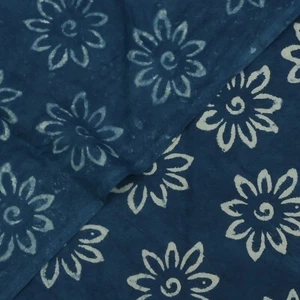 Vestido azul floral indio estampado a mano de algodón tela artesanal de costura por 2,5 yardas - Imagen 1 de 7