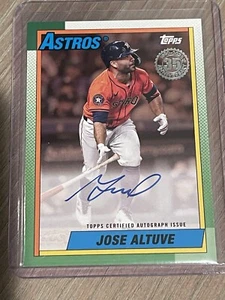 Jose Altuve 2025 TOPPS SERIES 1 1990 TOPPS ON CARD AUTO #90A-JA Gold 5/50 SSP - Picture 1 of 2
