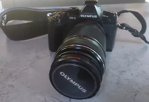 OLYMPUS OM-D E-M1 100% Mint Condition. Amazing Zoom - Picture 1 of 6