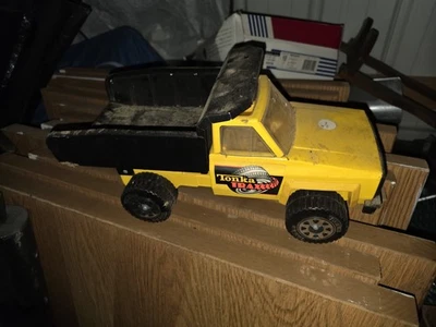 Vintage 1983 Tonka Chevy Trax Dump Truck. Nice Condition. - Image 1 of 4