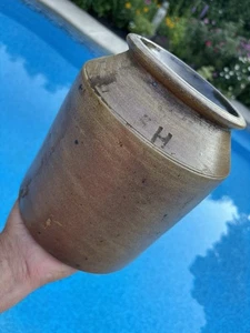 Ancienne cruche en grès émaillé au sel primitif d'un gallon marque H inhabituelle - Photo 1/15