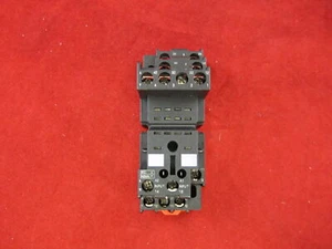 Zócalo base de relé Schneider RXZE2M114 - Imagen 1 de 2