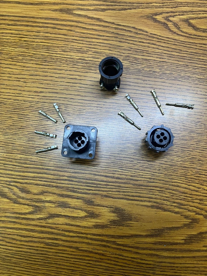 Amp 4 Position Kit 206060-1,206061-1,206062 w/ contacts, - Image 1 of 1