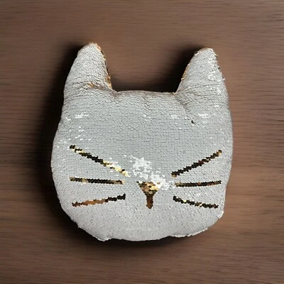 Almohada de lentejuelas reversible con forma de cara de gato blanca y dorada Foto 1 de 3