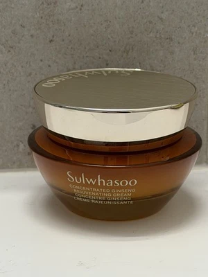 Crema rejuvenecedora concentrada de ginseng Sulwhasoo para antienvejecimiento 50 ml/1,69 fl oz Foto 1 de 4