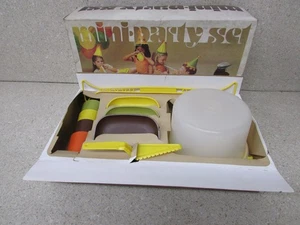NEW 1980 VINTAGE TUPPERWARE 10 PC CHILDRENS MINI PARTY SET NIB MINIATURE - Picture 1 of 5