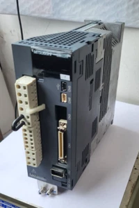 MITSUBISHI MR-J3-70A-RX035T018 750W AC SERVO DRIVE (R5S5.5) - Picture 1 of 4