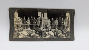 Scheda stereoscopica B&W WW1 EROI MILITARI DELLA GUERRA MONDIALE A KANSAS CITY - Foto 1 di 2