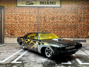 Hot Wheels 70 Dodge HEMI Challenger Diecast Car - Picture 1 of 7
