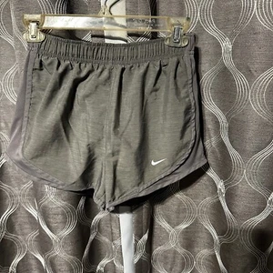 Pantalones Cortos para Correr Nike Dri-FIT Atléticos Gimnasio Fitness Pantalones Cortos Gris - Imagen 1 de 6