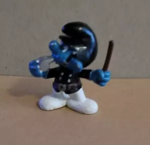 PUFFI CARTONE ANIMATO vintage PVC 2" Figura PUFFO Police Cop #20123 PEYO SCHLEICH 1981 - Foto 1 di 5