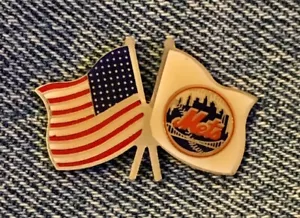 New York Mets Anstecknadel~MLB~Amerikanische Flagge~Baseball~1991 Vintage~CP&D~Logo - Bild 1 von 3