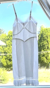 Vintage Realsilk Slip Sz.36/Small Ruffled Hem, lotsa Lace, Embroidery Very Fem. - Bild 1 von 9