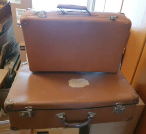2 VINTAGE 50'S CARDBOARD SUITCASES WITH SIGNS OF TIME WEAR - Picture 1 of 4
