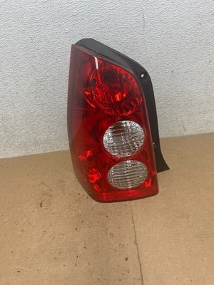Luz trasera lateral izquierda para conductor izquierdo Mazda Tribute 2005 2006 OEM P5001 DW Foto 1 de 4