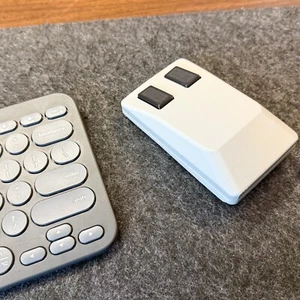 Ratón inalámbrico retro Amiga Tank Mouse ~ impreso en 3D negro y gris ~ Logitech M185 - Imagen 1 de 7