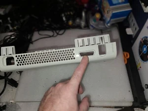 Microsoft Xbox 360 PHAT ^AVI^ Panel Lateral Blanco NX800369-OK-Marca-Arañazos-Desvanecimiento - Imagen 1 de 15