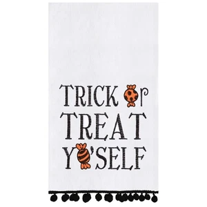 Toalla de cocina con pompón de saco de harina de algodón bordado Treat Yo'self Halloween - Imagen 1 de 3
