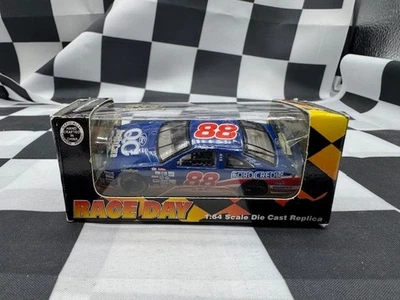 Carro Ford Thunderbird Quality Care 1:64 DALE JARRETT (Race Day) #88 1997 - Imagem 1 de 4