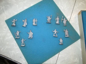 CLERICS & DRUIDS minis AD&D 1983 Dungeons and Dragons LOT OF 12, ASST #5500, TSR - Picture 1 of 7