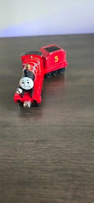 Tren de metal fundido a presión Light Sound James Tender Thomas & Friends Take Along N Play Foto 1 de 4