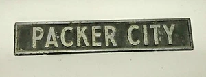 Packer City International Harvestor Dealership Emblem Metal Green Bay Wisconsin  - Picture 1 of 6