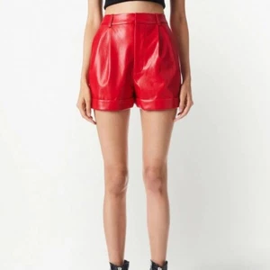 Leatherviz rote Leder Western-Stil Shorts Falten Manschette - Bild 1 von 5
