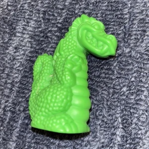 VINTAGE 1995 FISHER PRICE GREEN DRAGON FIGURE GREAT ADVENTURES CASTLE TOY - Picture 1 of 5