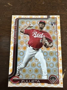 2025 Topps Series 2 - Yosver Zulueta #372 Holiday (RC) - Bild 1 von 2