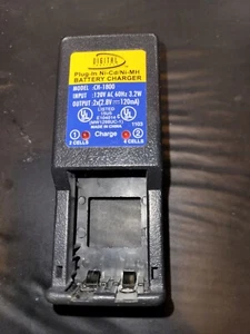 Digital Concepts CH-1800 Plug in Ni-Cd/Ni-MH AA battery charger - Picture 1 of 2