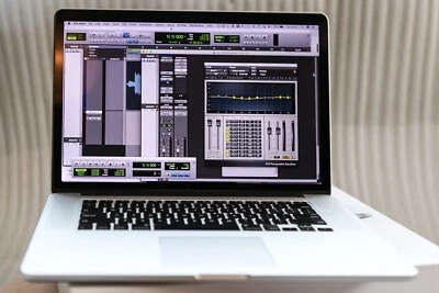 APPLE MACBOOK PRO 15" RETINA 2.6GHZ i7, 16GB RAM, 2TB SSD, BOXED. A1398 - Image 1 of 4