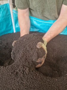 Wormganix 40 Litre Worm Castings Peat Free Soil Compost improver fertiliser - Picture 1 of 9
